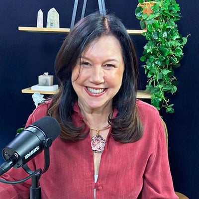 Foto da autora Silmara Rascalha Casadei, Mestra e Doutora em Educação, autora do livro O Pequeno Mundo Criativo.